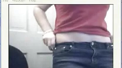 De man straft de pornofilmsgratis seksuele dief met moeilijke fouten.