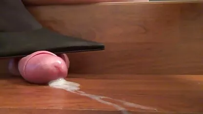 De Man verwijst naar het handyman pornofilms Russische meisje.