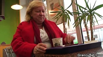 Volwassen lesbiennes gratis ponofilms op het bed