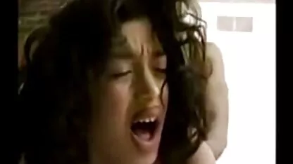 Het nieuwe echtpaar neemt een persoonlijke nederlandse porno gratis video op in hun huizen.
