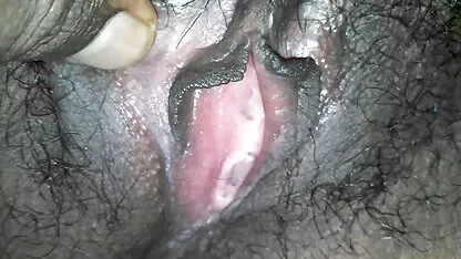 Mijn dochter masturbeerde toen ze thuiskwam nederlandstalige porno film met die vent.