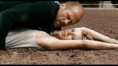Je hebt een jong blondje nodig voor een gratis porno movies pijpbeurt in de bosjes.
