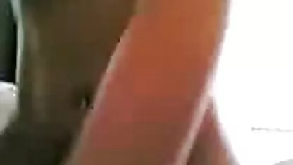 Twee geile hoeren weten hoe ze de beste gratis porno moeten neuken.