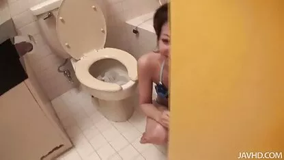 Verdomde lieve blonde kreunt met het plezier van een gratis pornofilms kijken luidruchtige