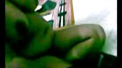 Moeder bracht haar dochter naar haar gratis lesbische pornofilms minnaar.