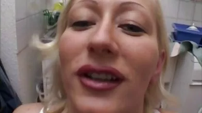 Schoonheid twee gebogen staaf gratis pornofilms