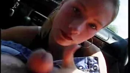 Jonge blonde die plezier heeft tijdens gratis amateur porno films mooie Masturbatie