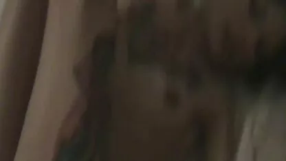 Volwassen hoeren en twee handyman pornofilms klanten.