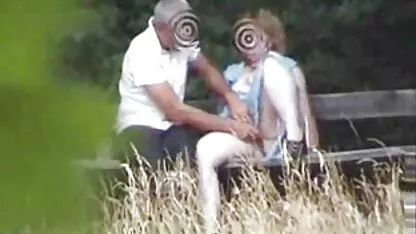 Neuken met zijn vrouw anale seks vermomd als mature pornofilms verpleegster