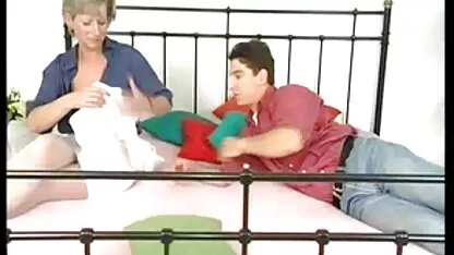 Volwassen vrouw met vlaamse porno tube een mooi lichaam